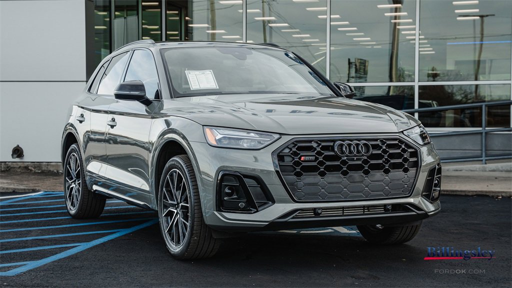 Used 2023 Audi SQ5 Premium Plus w/ Premium Plus Package image 3