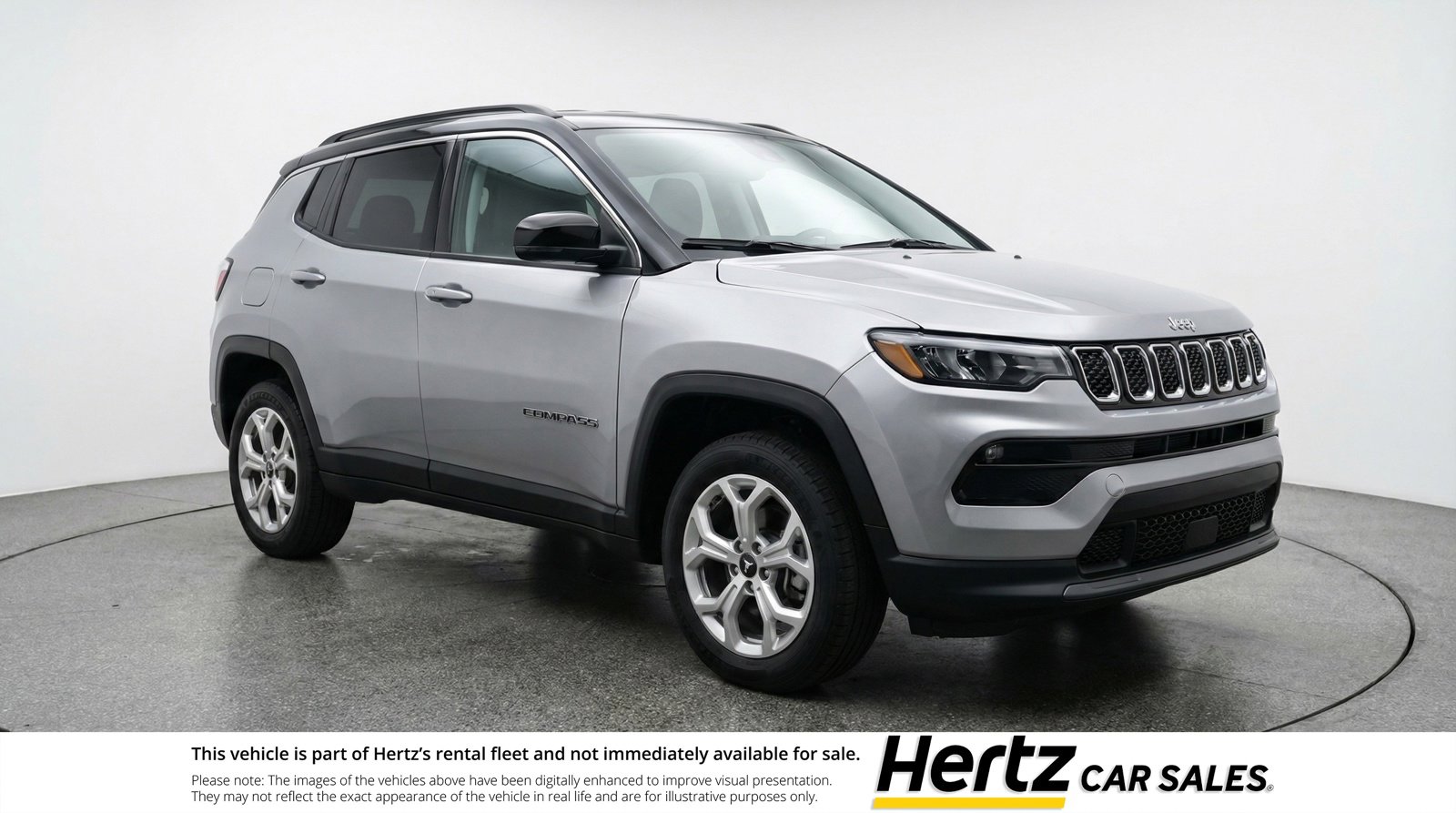 Used 2025 Jeep Compass Latitude AWD/4WD image 1