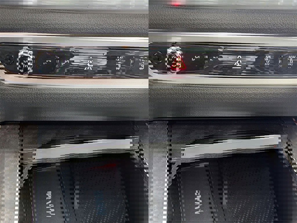 New 2025 BMW X7 xDrive40i w/ Premium Package image 24