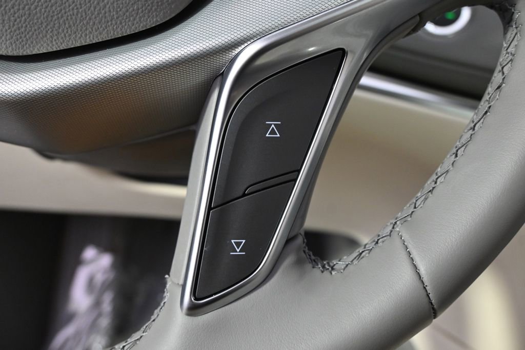 New 2025 Cadillac XT5 Premium Luxury w/ LPO, Floor Liner Package AWD/4WD image 36