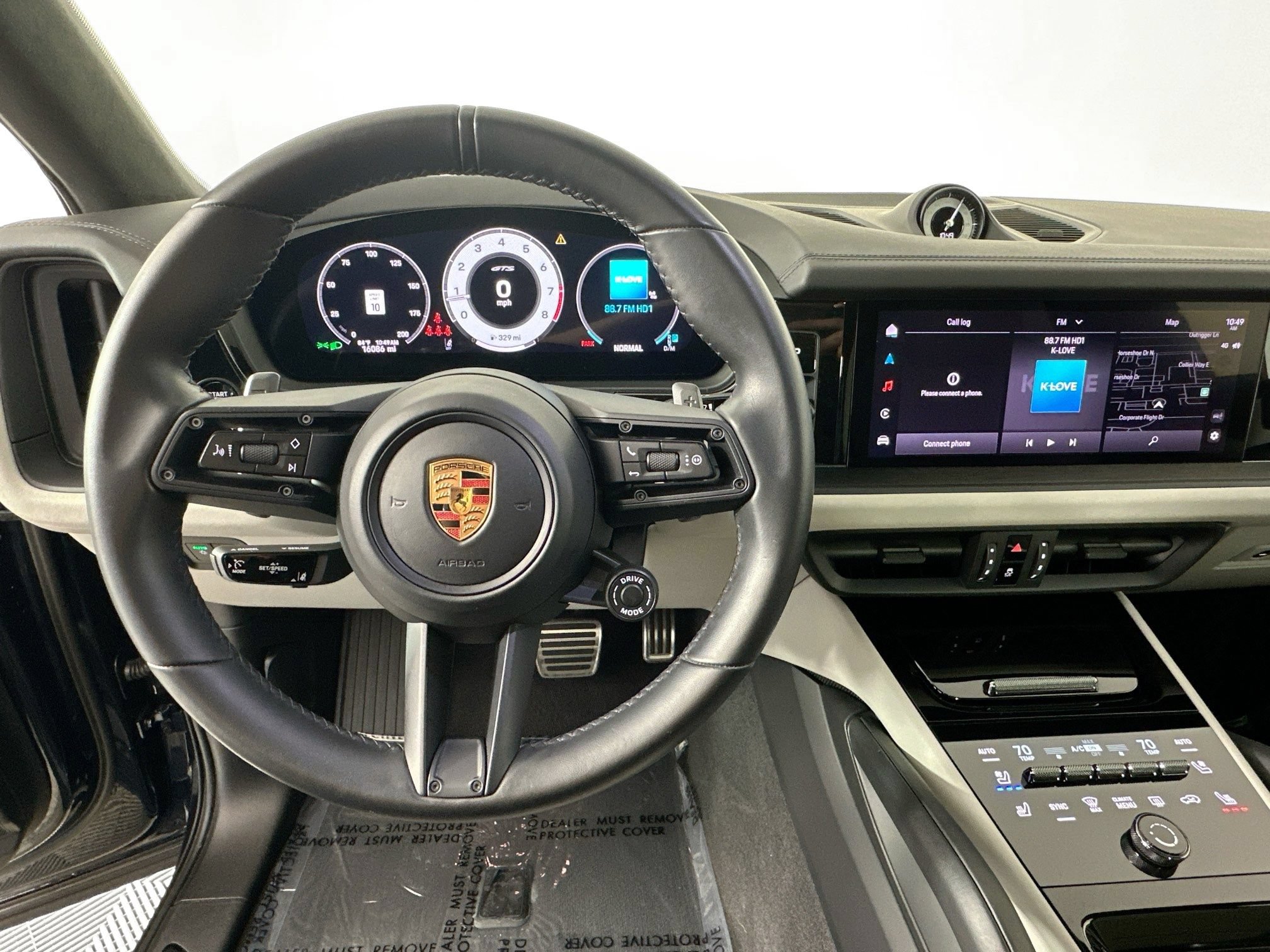 Used 2025 Porsche Cayenne GTS AWD/4WD image 11