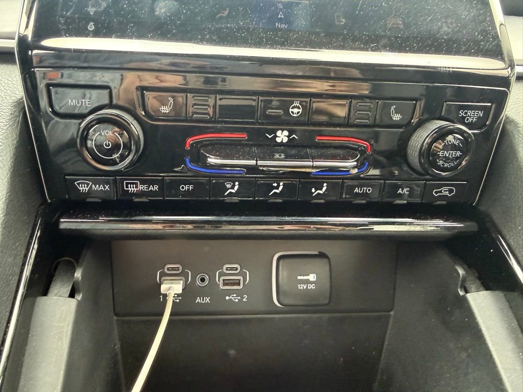 Used 2023 Jeep Grand Cherokee L Limited image 6