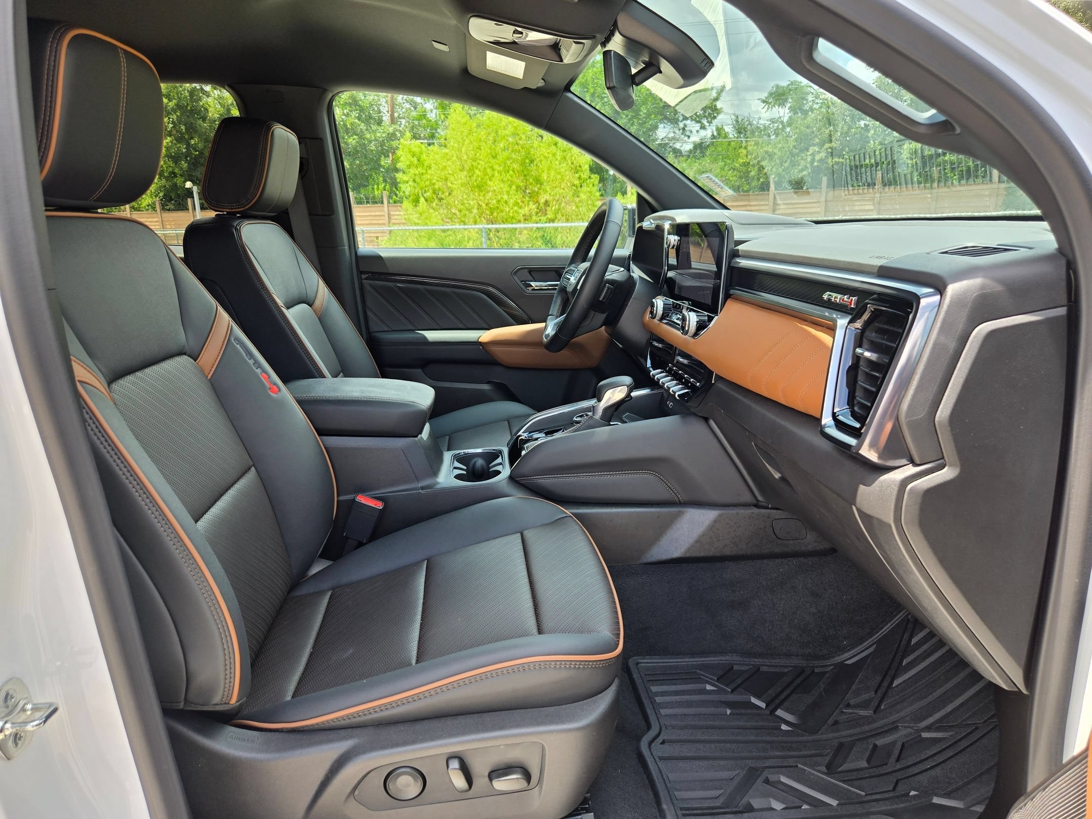 Used 2026 GMC Canyon AT4 w/ AT4 Premium Package AWD/4WD image 28