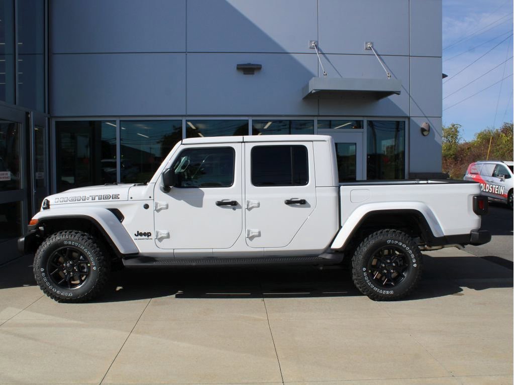 New 2025 Jeep Gladiator Sport image 6