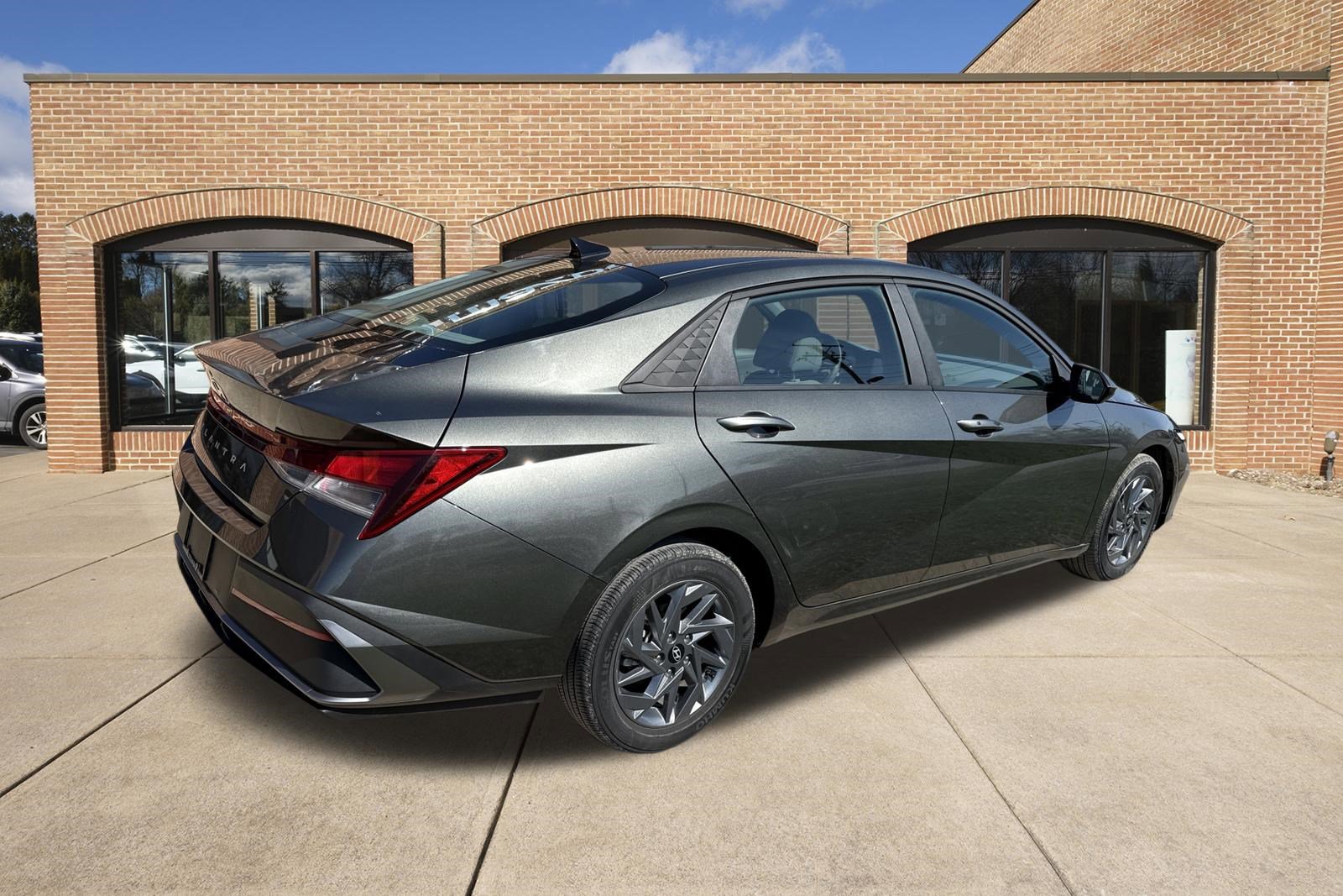 Certified 2024 Hyundai Elantra SEL image 6