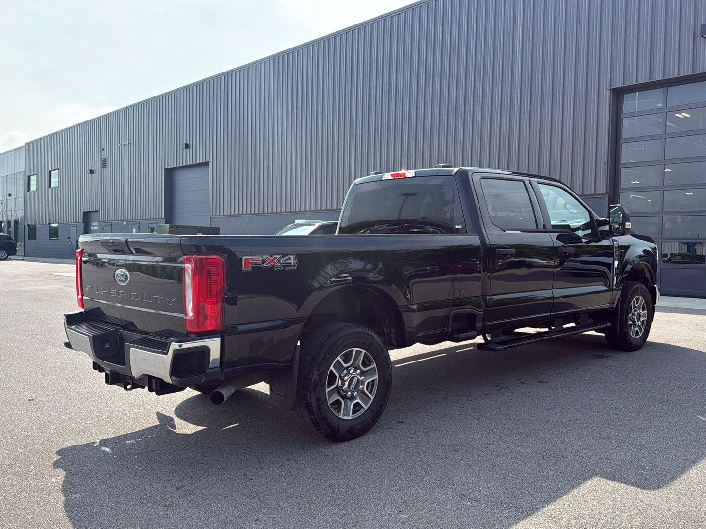 Used 2025 Ford F250 XLT w/ FX4 Off-Road Package AWD/4WD image 3