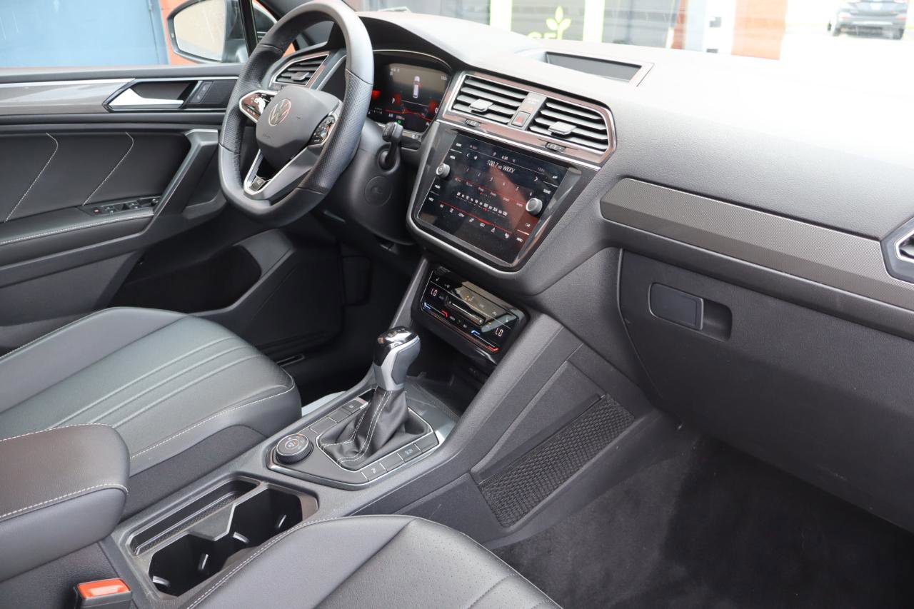 Used 2023 Volkswagen Tiguan SE R-Line AWD/4WD image 23