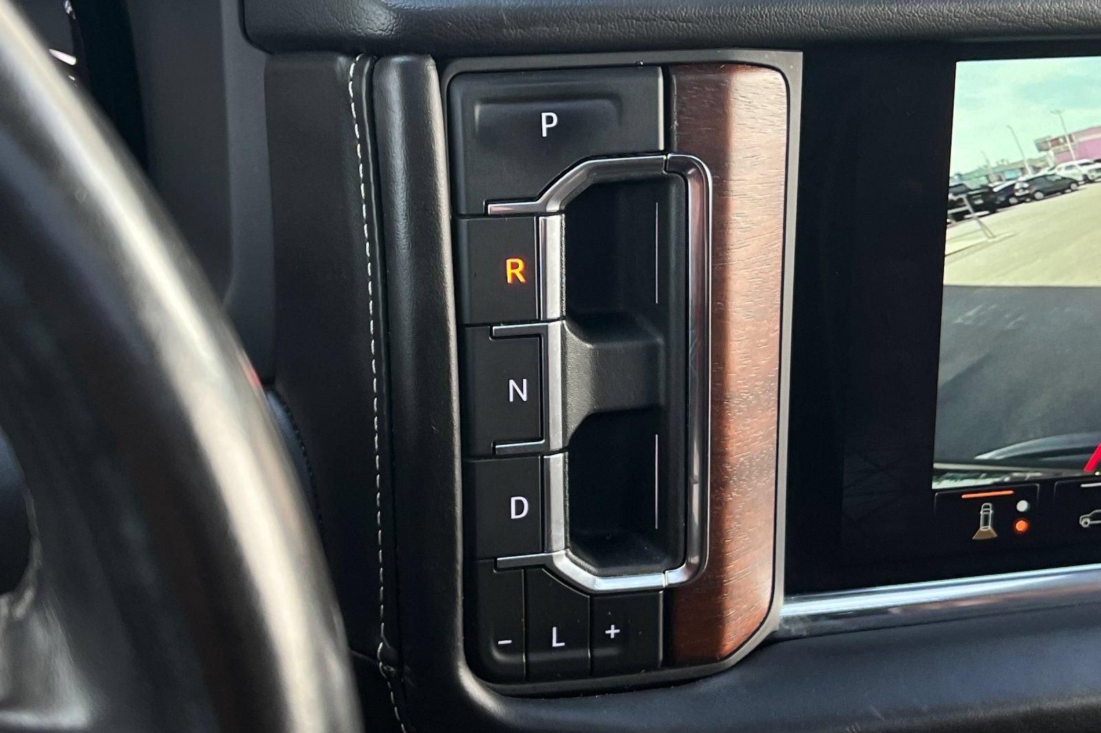 Used 2023 GMC Yukon Denali Ultimate AWD/4WD image 32