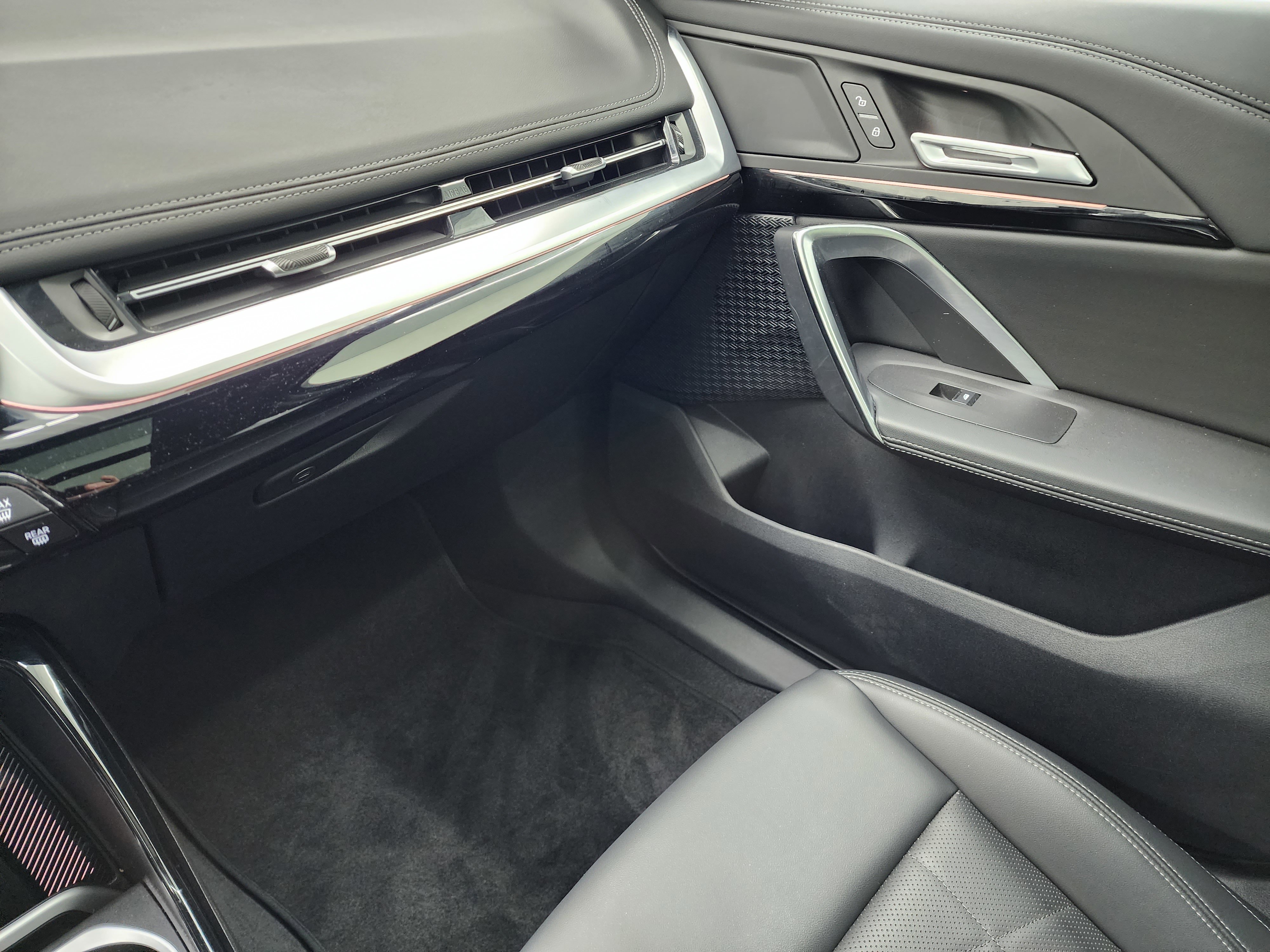 Used 2025 BMW X1 xDrive28i image 12