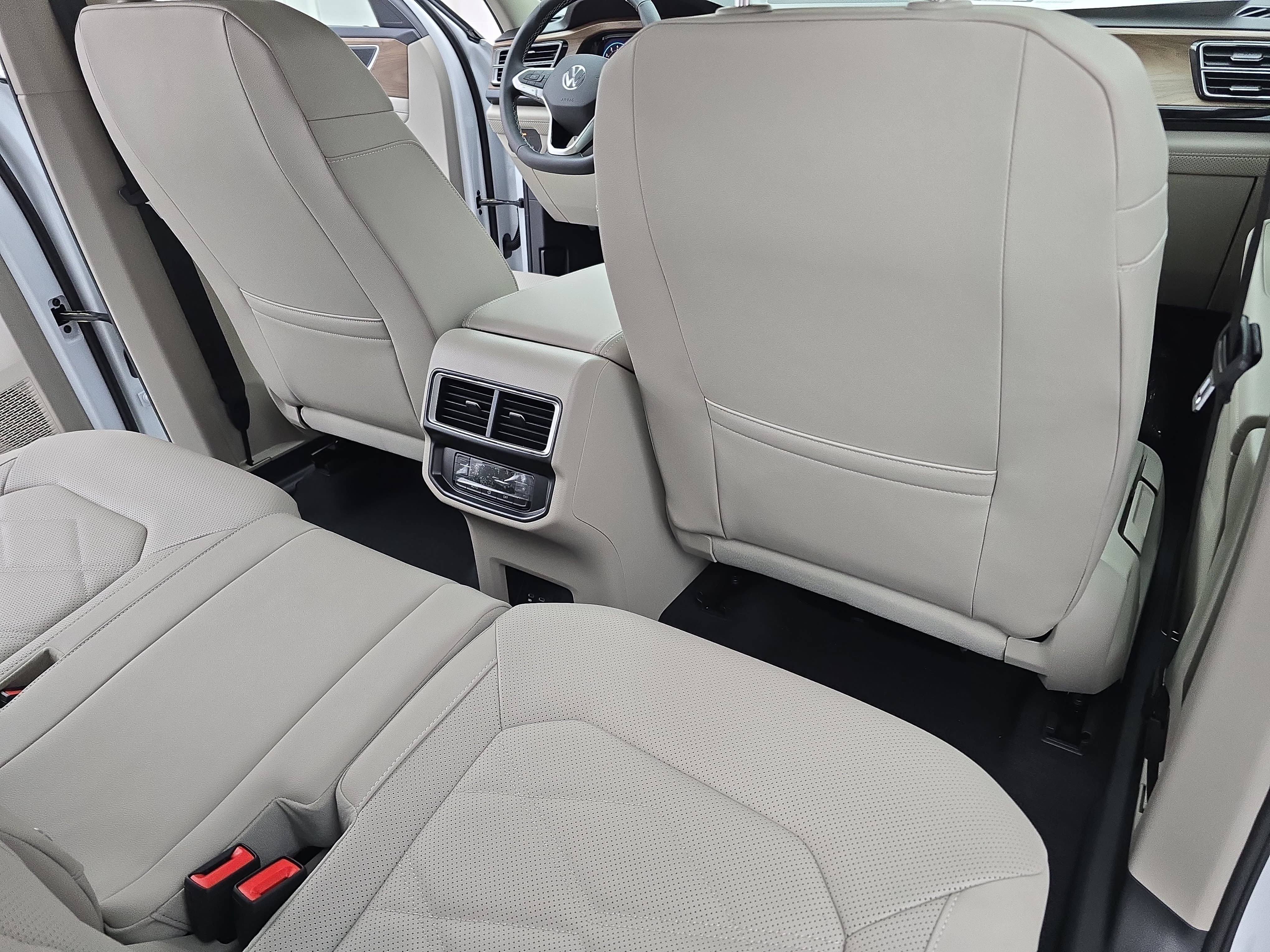 New 2026 Volkswagen Atlas SE FWD image 11