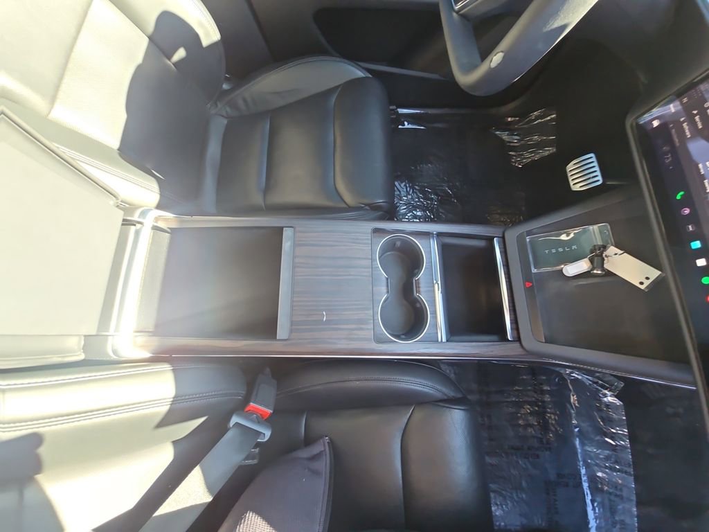Used 2022 Tesla Model X image 18