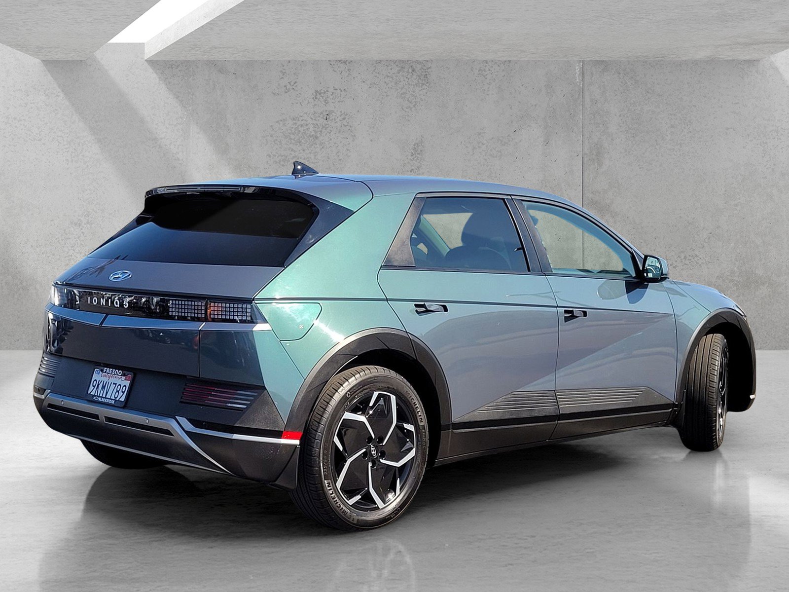 Used 2024 Hyundai Ioniq 5 SEL image 4