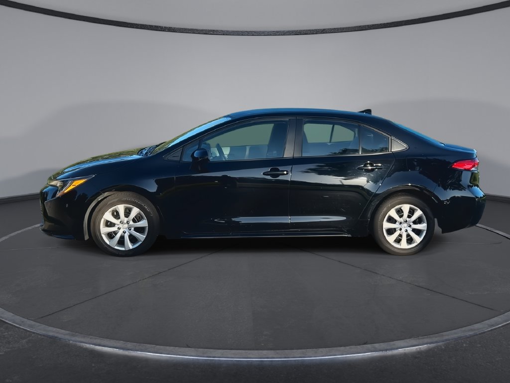 Used 2025 Toyota Corolla LE w/ Convenience Package FWD image 5