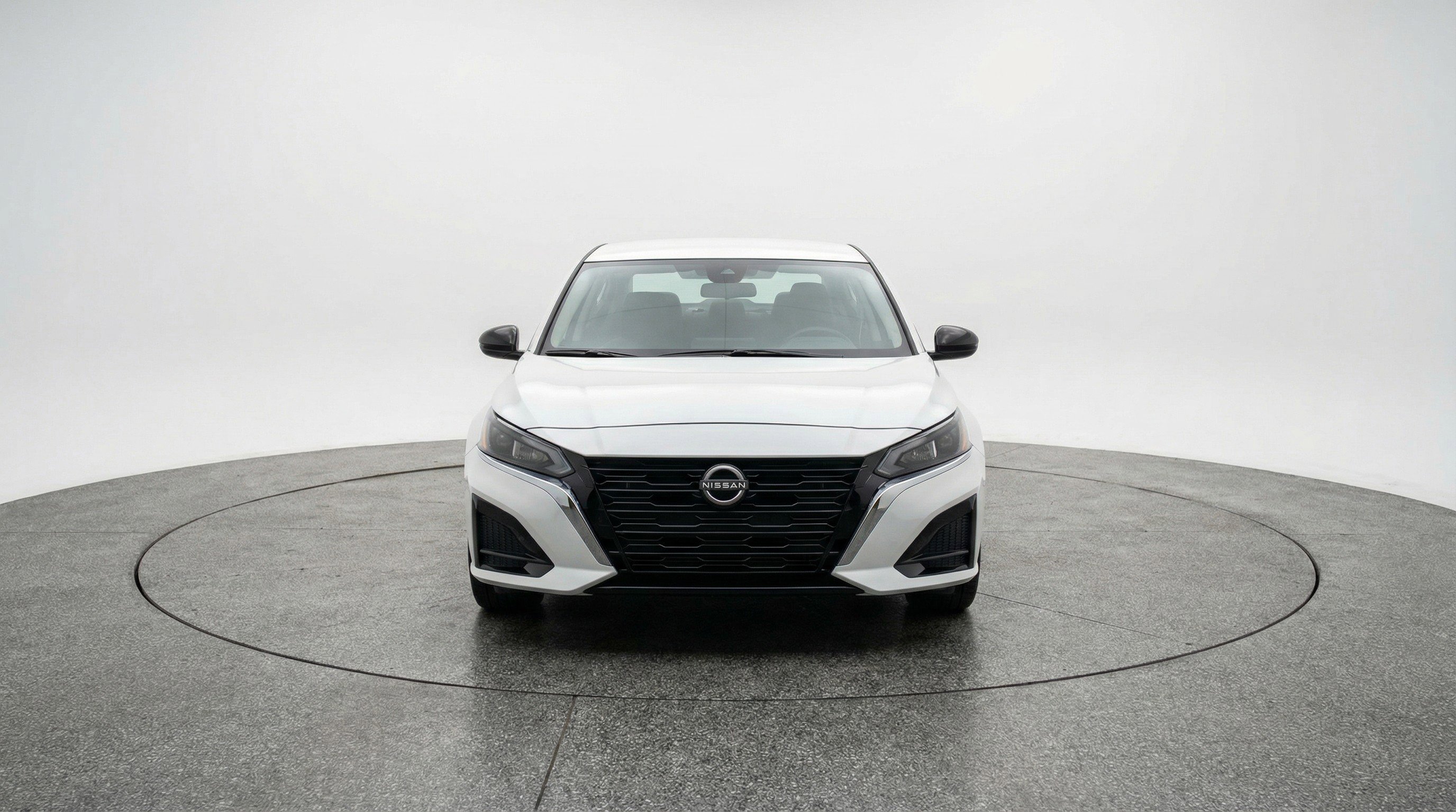 Used 2025 Nissan Altima 2.5 SV image 2