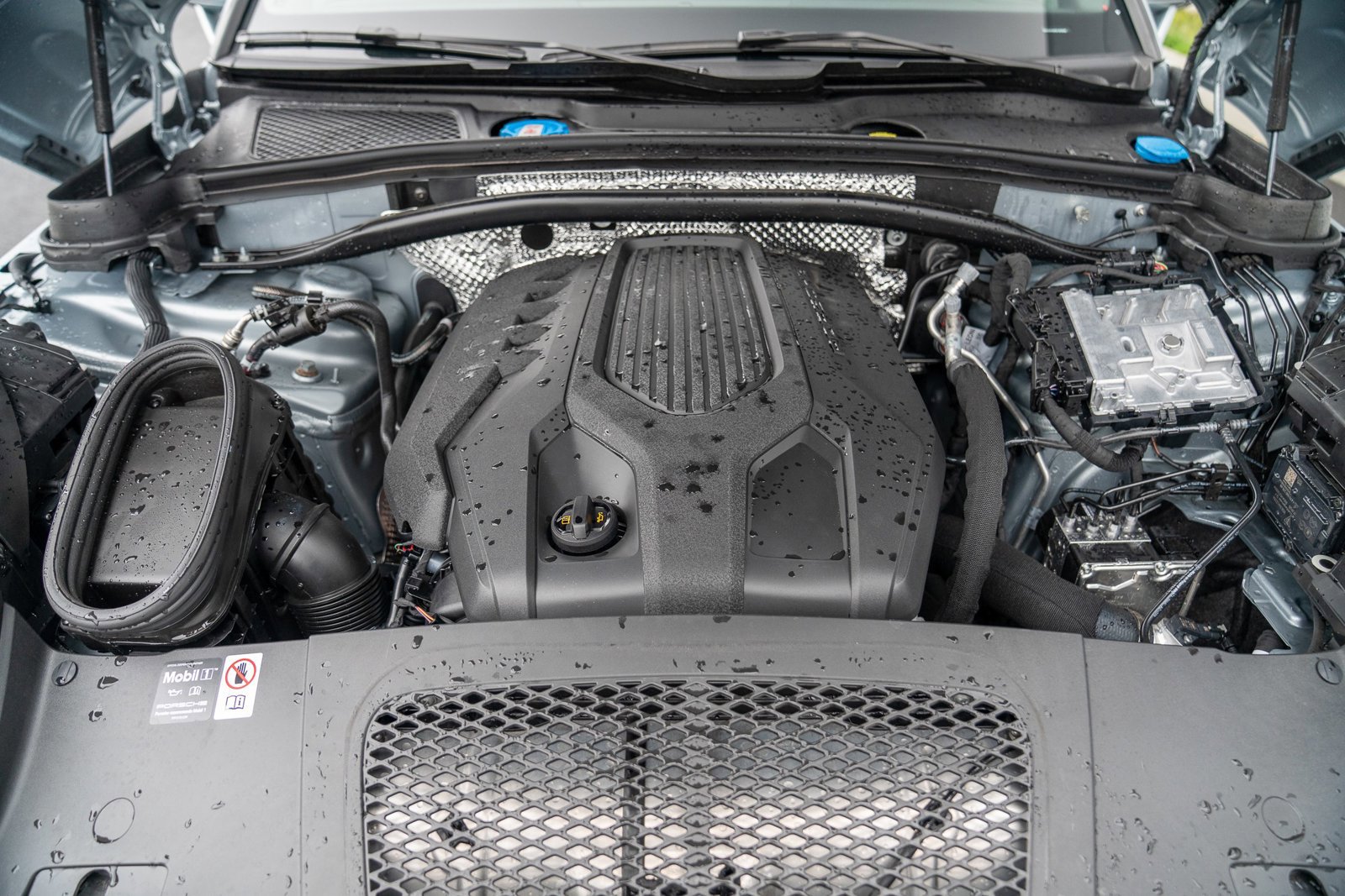 Used 2025 Porsche Macan image 29