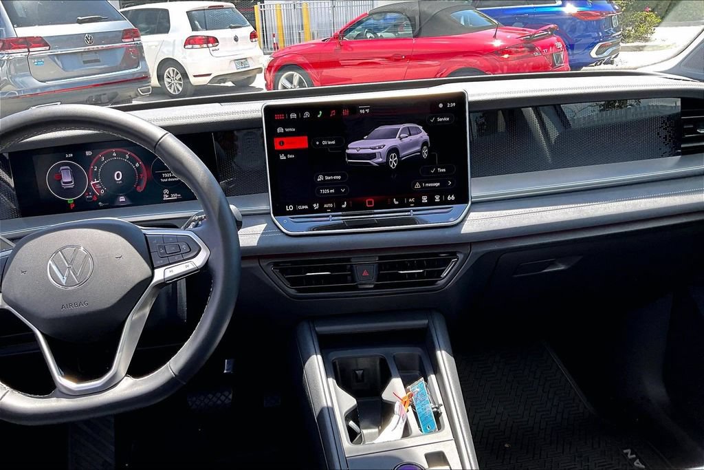 Certified 2026 Volkswagen Tiguan SE w/ Panoramic Sunroof Package FWD image 20