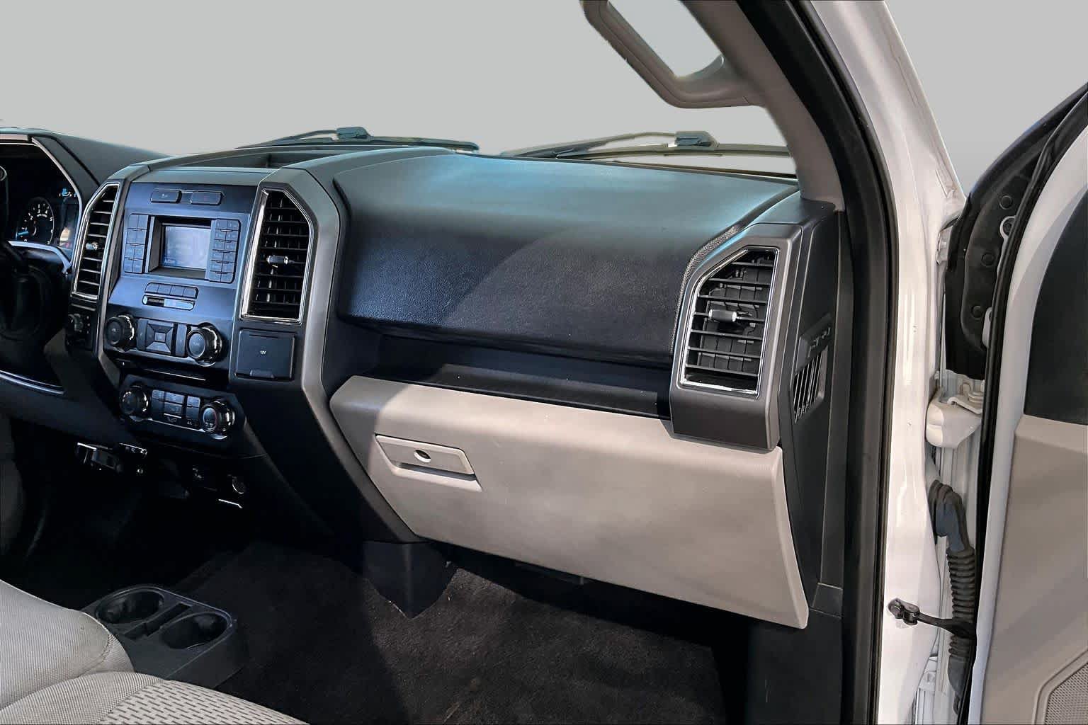 Used 2016 Ford F150 XLT AWD/4WD image 19