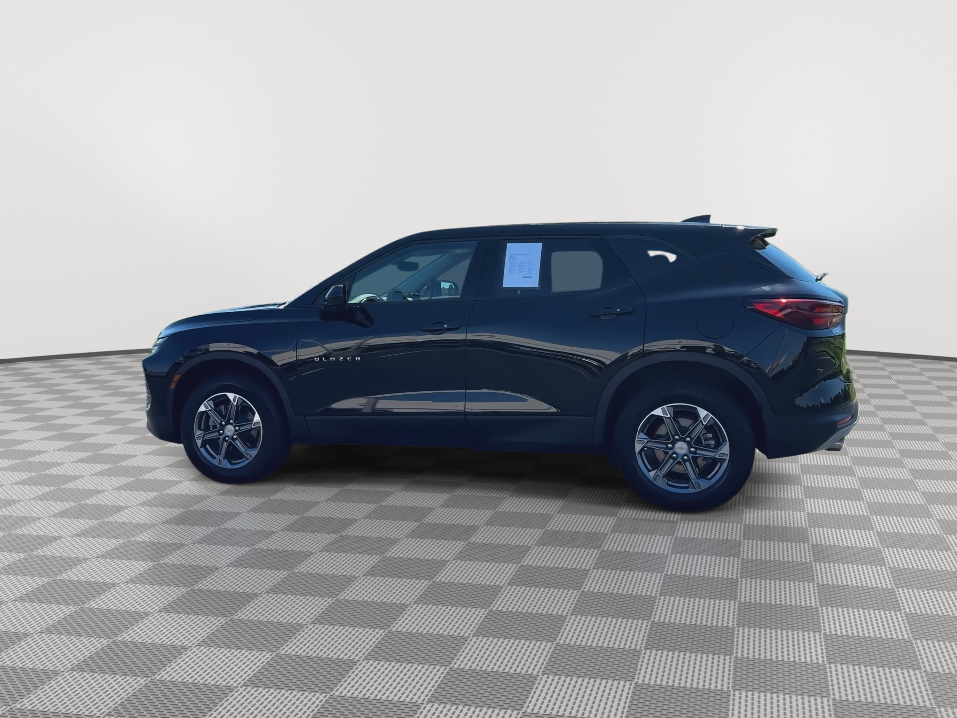 Used 2025 Chevrolet Blazer LT AWD/4WD image 6