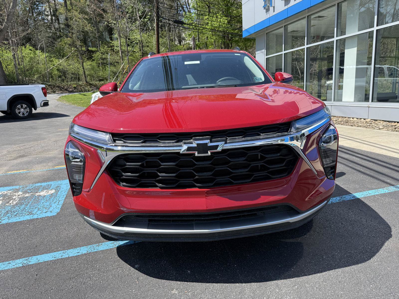 New 2026 Chevrolet Trax LT w/ Sunroof Package FWD image 2
