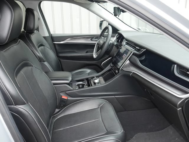 Used 2023 Jeep Grand Cherokee 4WD 4xe w/ Luxury Tech Group II image 29
