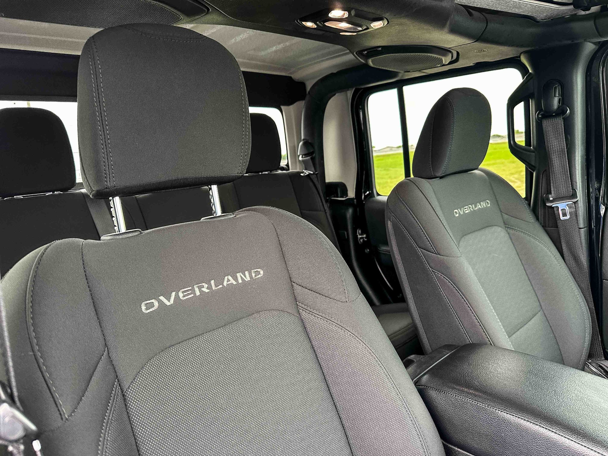Used 2020 Jeep Gladiator Overland AWD/4WD image 25
