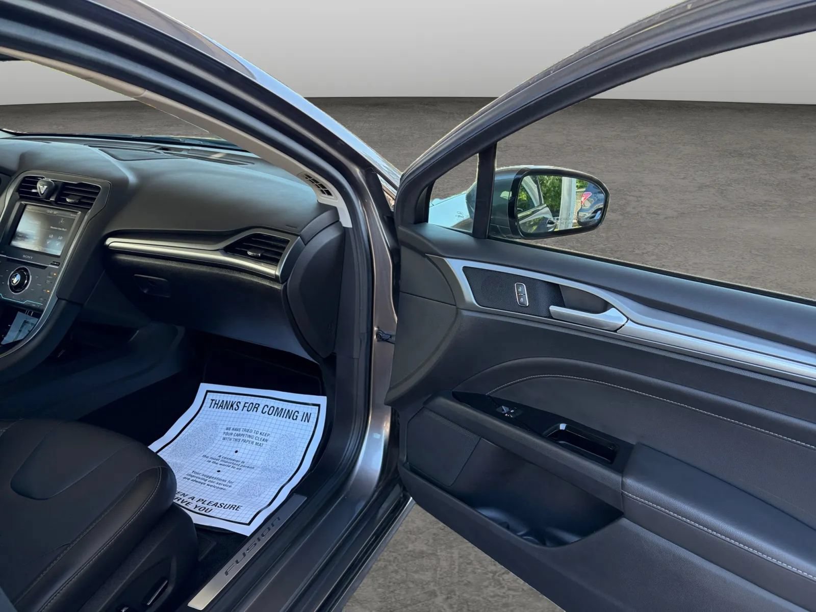 Used 2013 Ford Fusion Titanium w/ Titanium Driver Assist Pkg AWD/4WD image 19