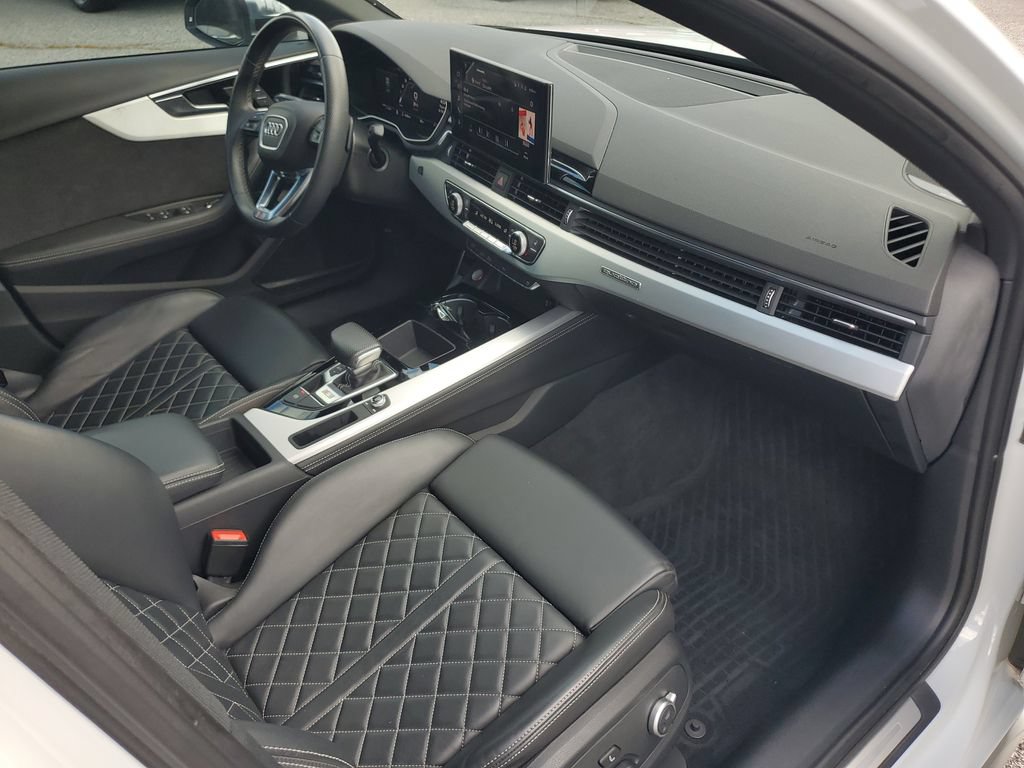 Used 2021 Audi S4 Premium Plus w/ Premium Plus Package AWD/4WD image 4