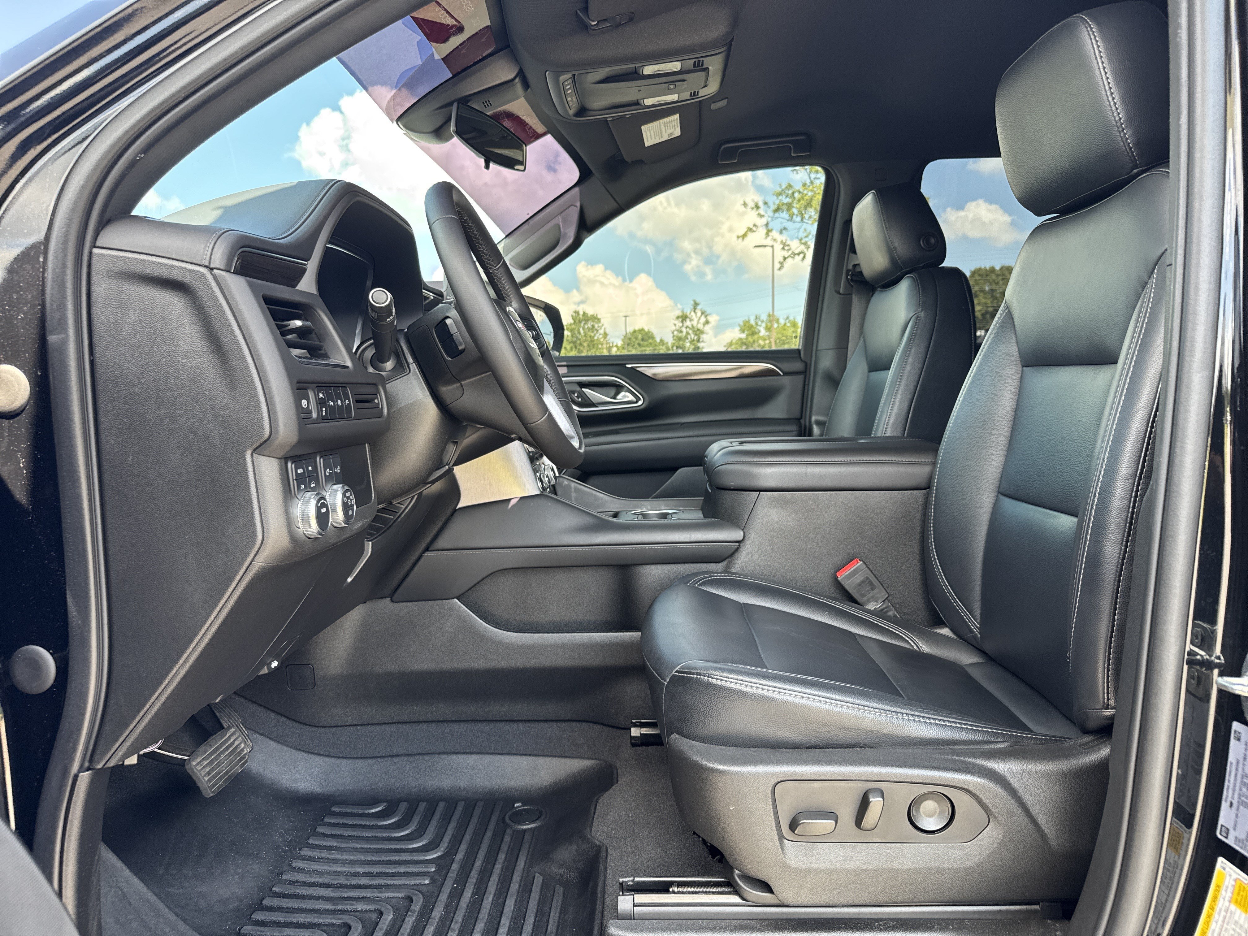 Used 2022 GMC Yukon SLE w/ Gmc Pro Safety Plus Package AWD/4WD image 15