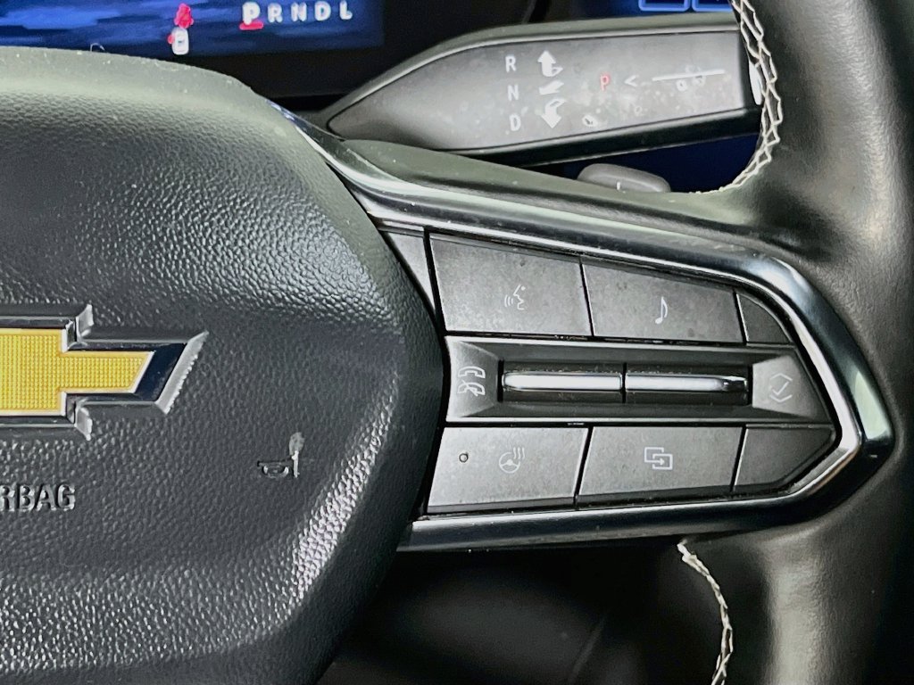 Used 2025 Chevrolet Traverse LT w/ Driver Confidence Package FWD image 16