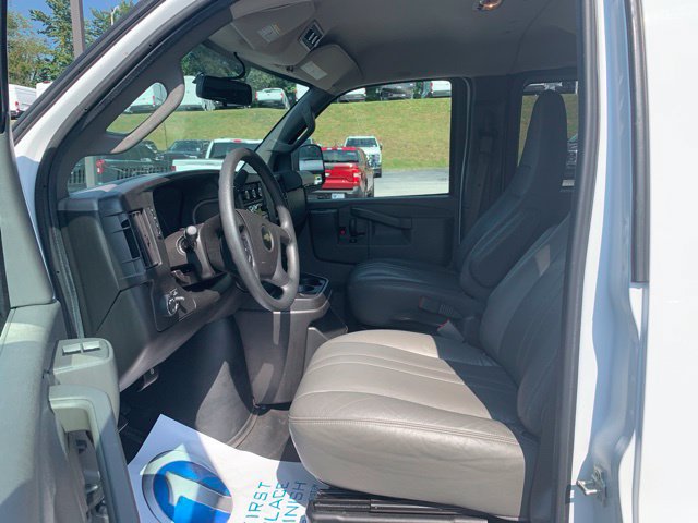 Used 2018 Chevrolet Express 3500 LS RWD image 19