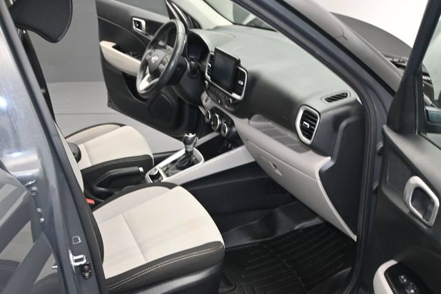 Used 2024 Hyundai Venue SEL FWD image 37
