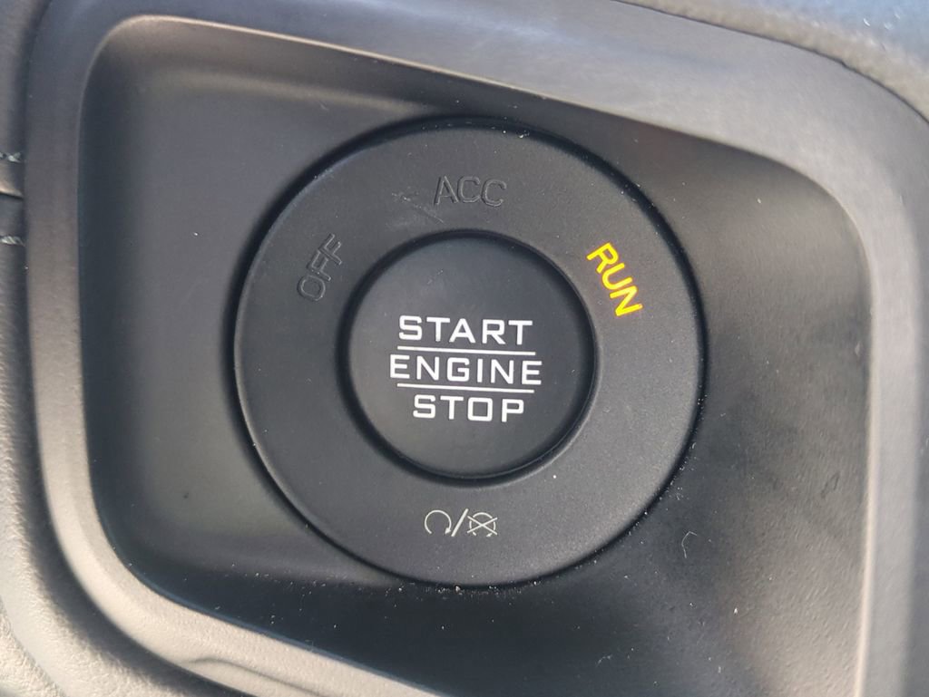 Used 2025 Jeep Wrangler Sahara 4xe image 33