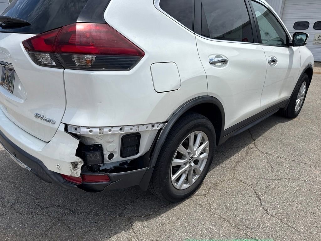 Used 2020 Nissan Rogue SV AWD/4WD image 3