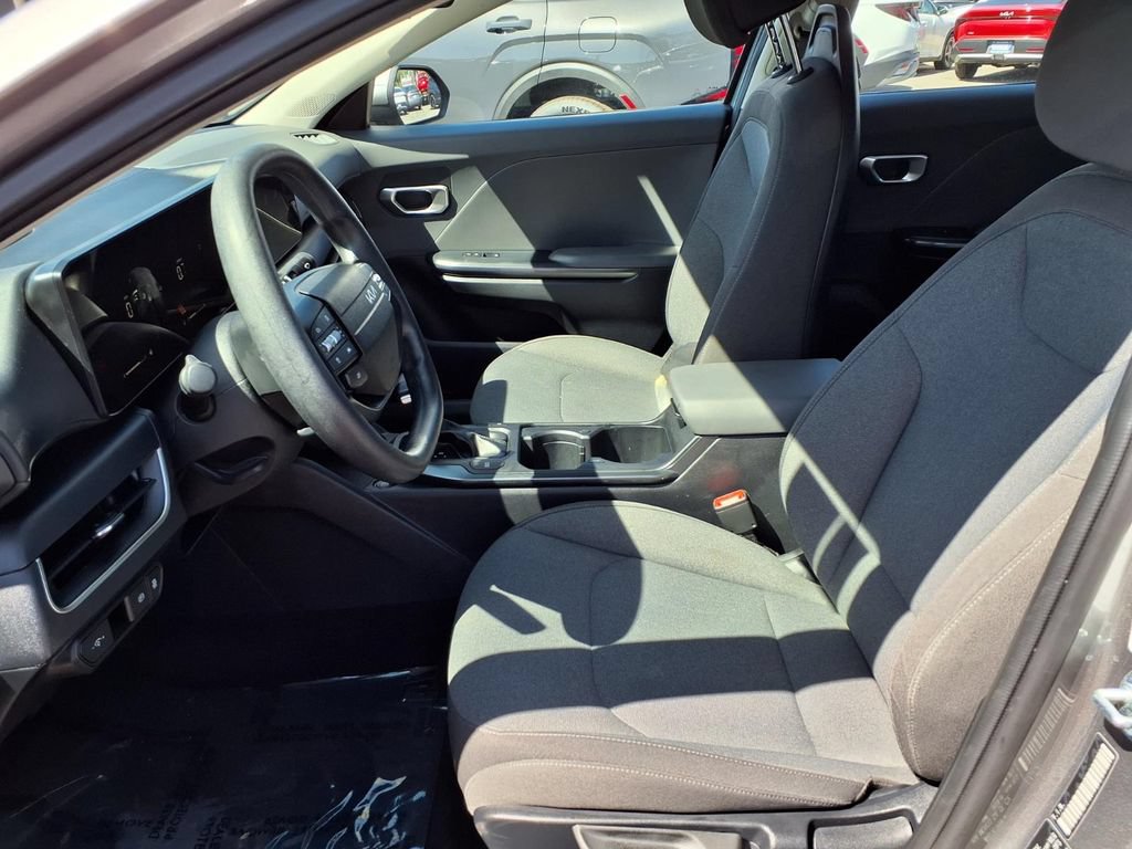 Used 2025 Kia K4 FWD image 14