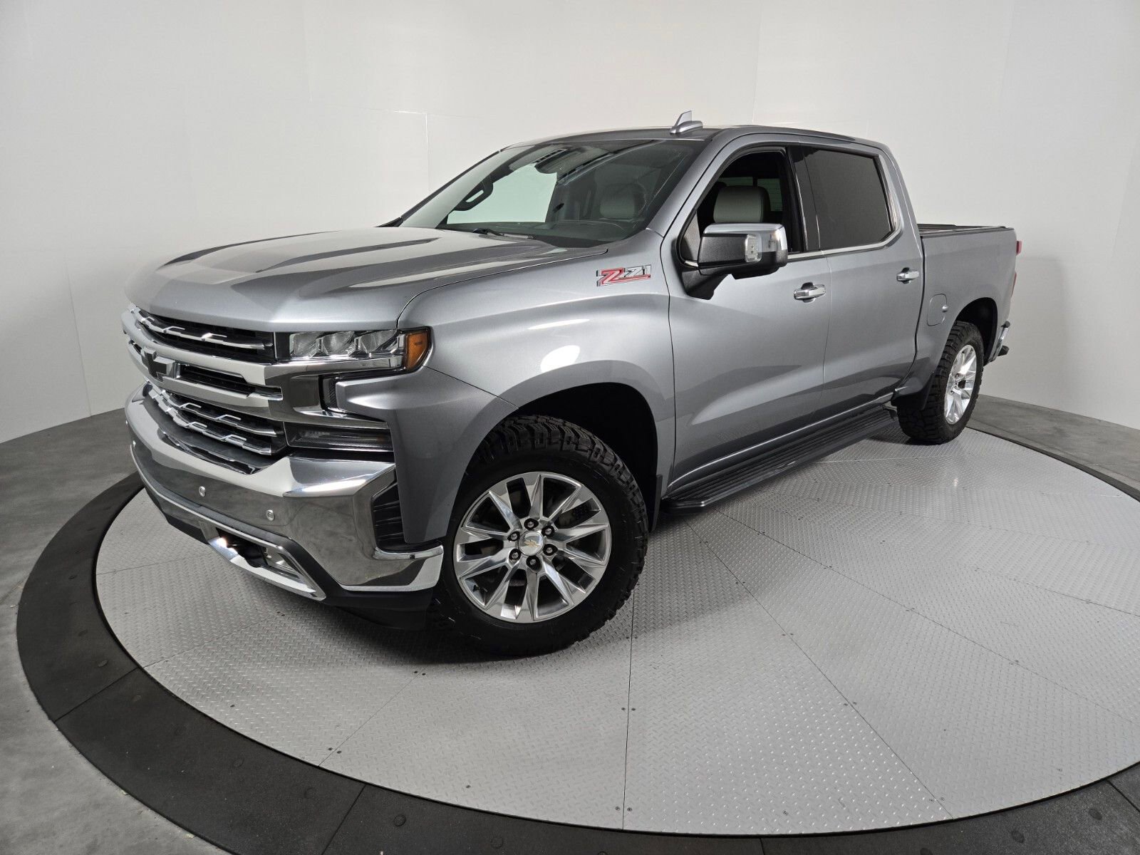 Used 2019 Chevrolet Silverado 1500 LTZ w/ LTZ Premium Package AWD/4WD image 1
