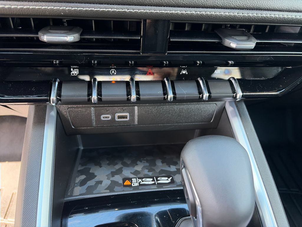Certified 2023 Chevrolet Colorado LT w/ LT Convenience Package III AWD/4WD image 19