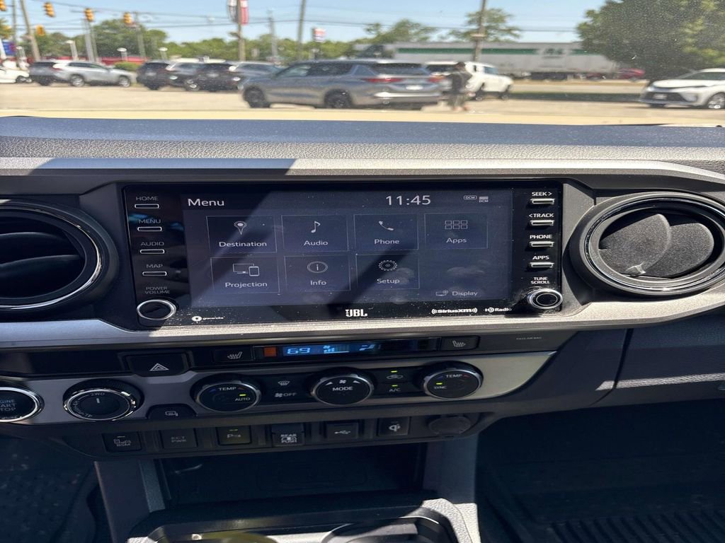 Used 2020 Toyota Tacoma Limited AWD/4WD image 12