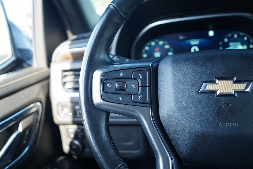 Used 2023 Chevrolet Suburban Premier AWD/4WD image 32