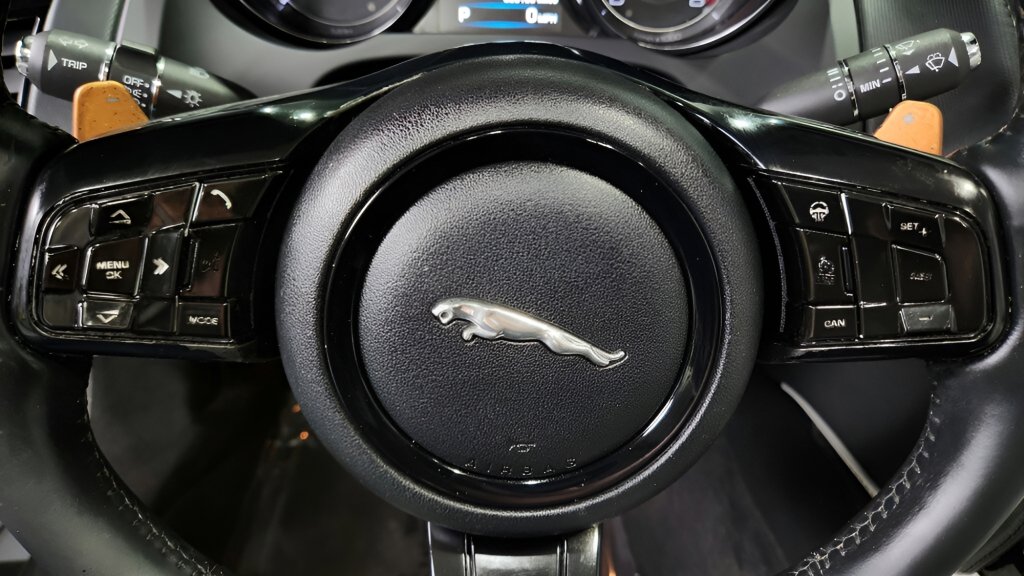 Used 2015 Jaguar F-TYPE S RWD image 37