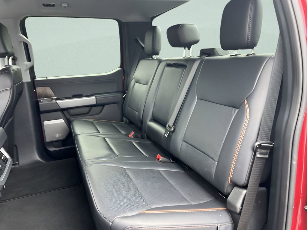 Used 2025 Ford F250 Lariat w/ Chrome Package image 28