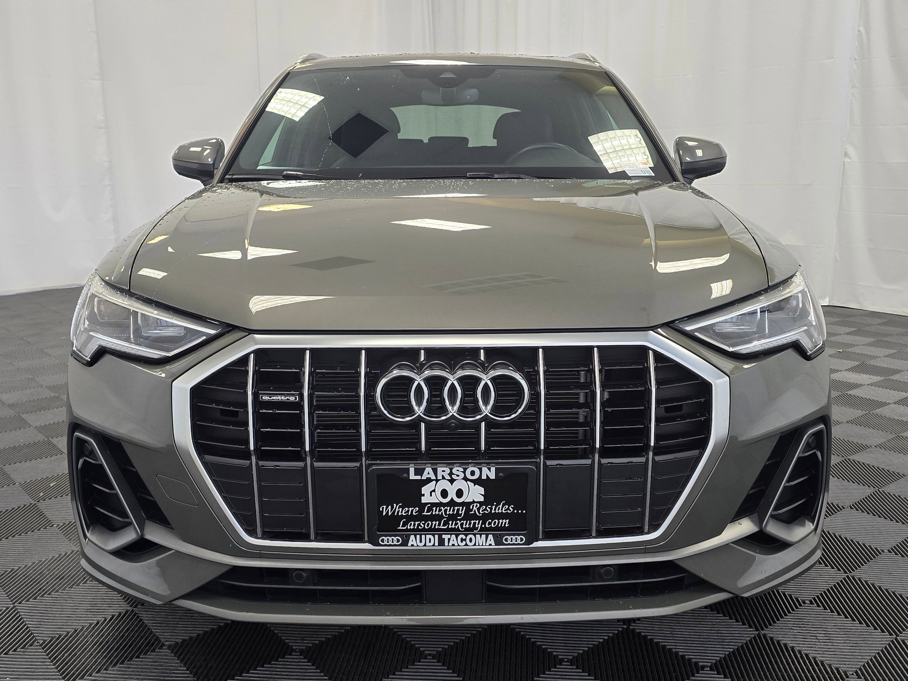 Used 2023 Audi Q3 2.0T Premium Plus w/ Premium Plus Package image 9