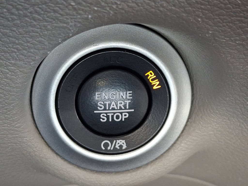 Used 2023 Chrysler Pacifica Touring-L FWD image 29