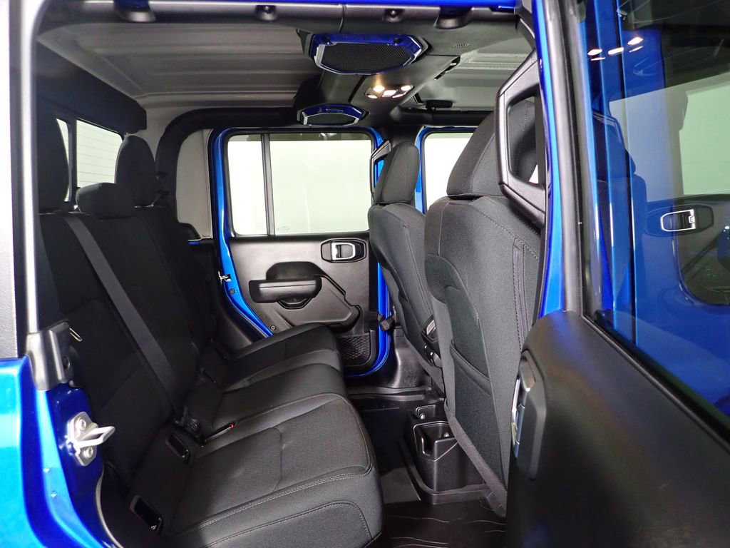 Used 2023 Jeep Gladiator Willys image 38