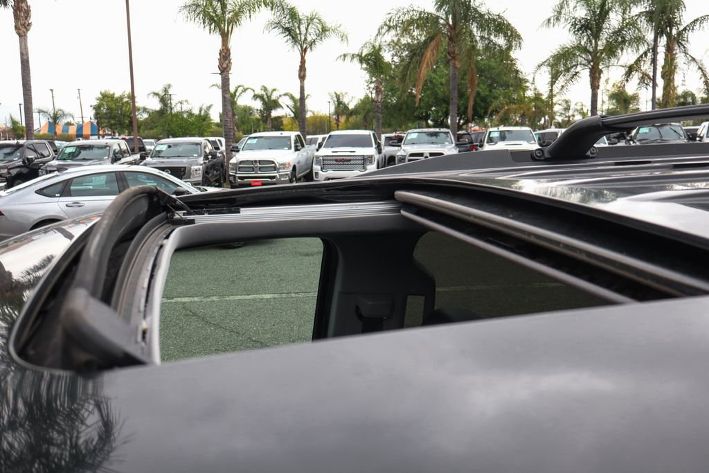 Used 2019 Chevrolet Suburban Premier image 33