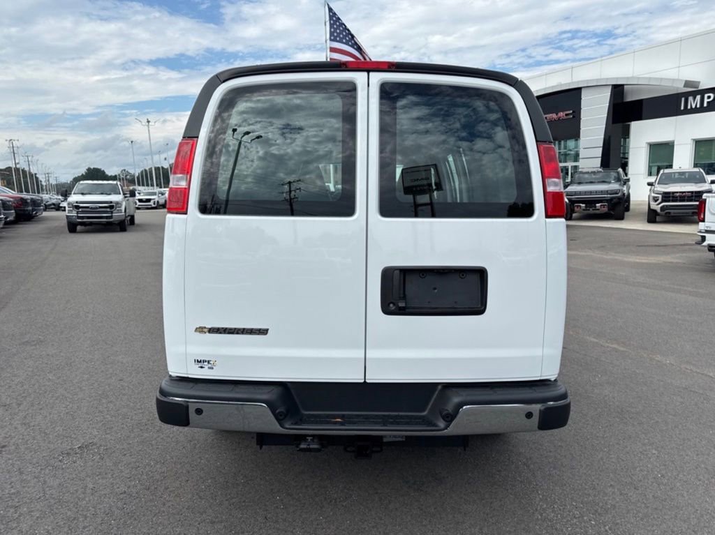 New 2025 Chevrolet Express 2500 Work Van w/ Driver Convenience Package image 4