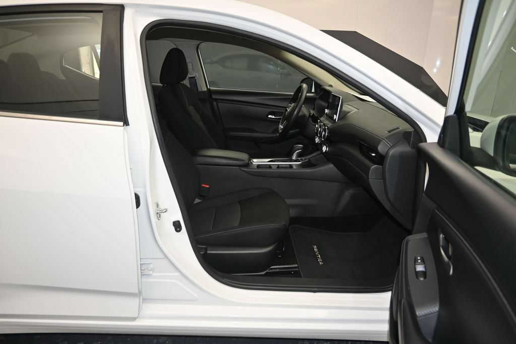Used 2024 Nissan Sentra SV FWD image 26