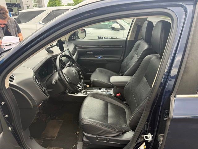 Used 2017 Mitsubishi Outlander SE AWD/4WD image 26