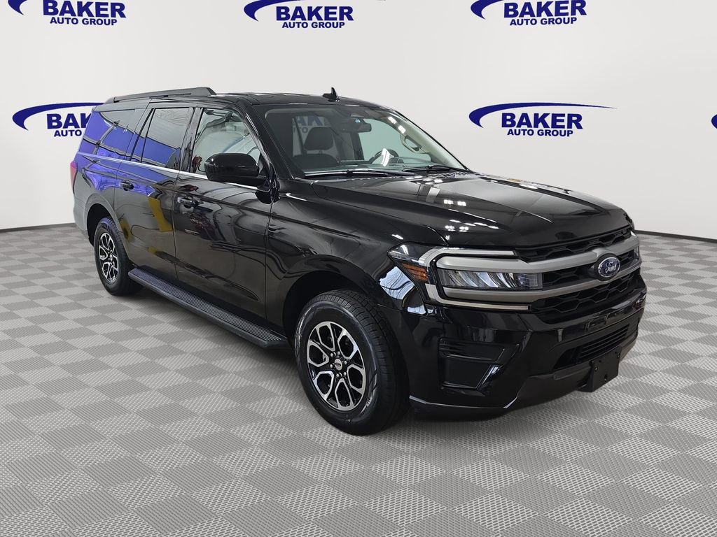 Used 2024 Ford Expedition Max XLT AWD/4WD image 3