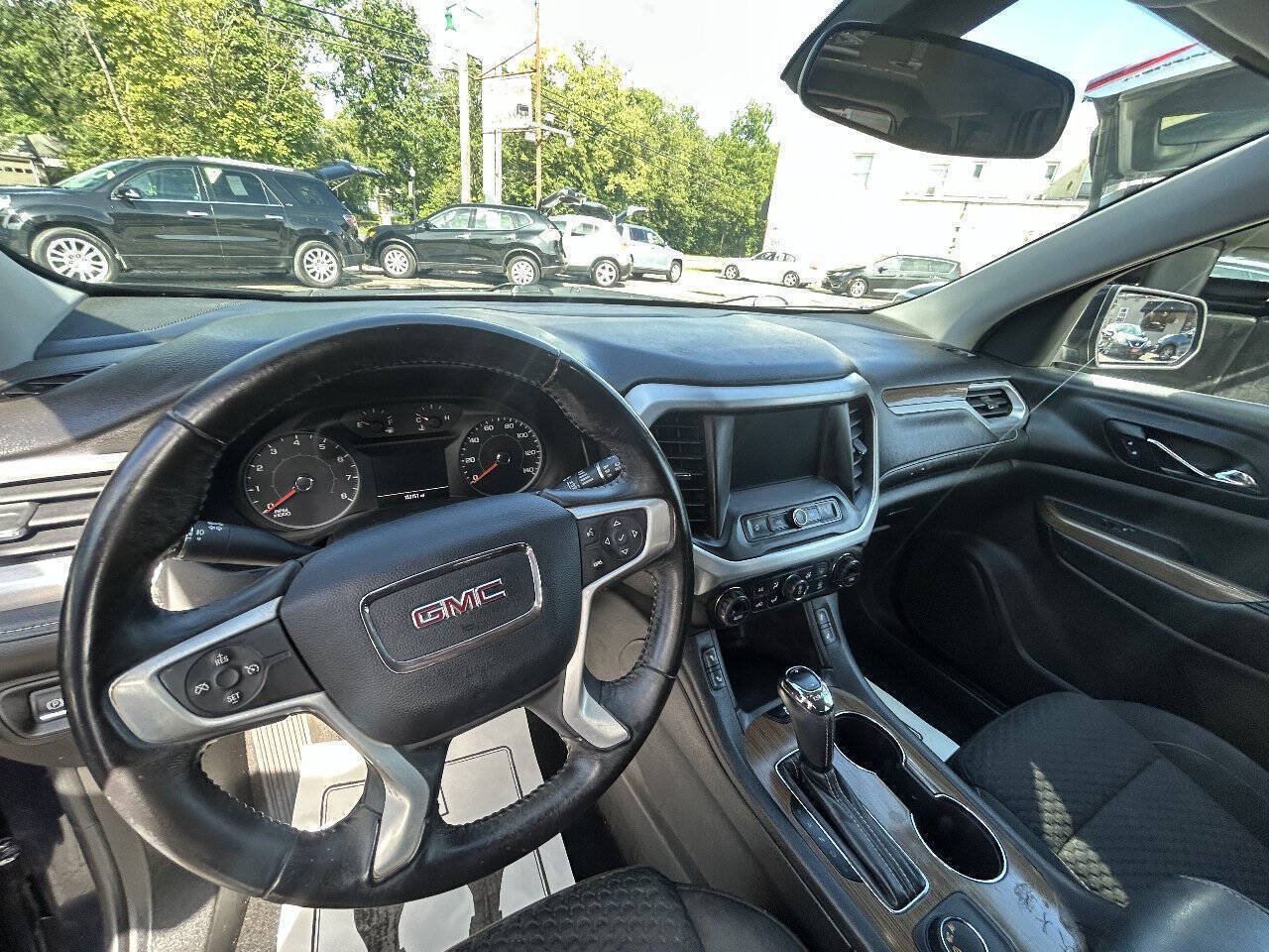 Used 2017 GMC Acadia SLE FWD image 5