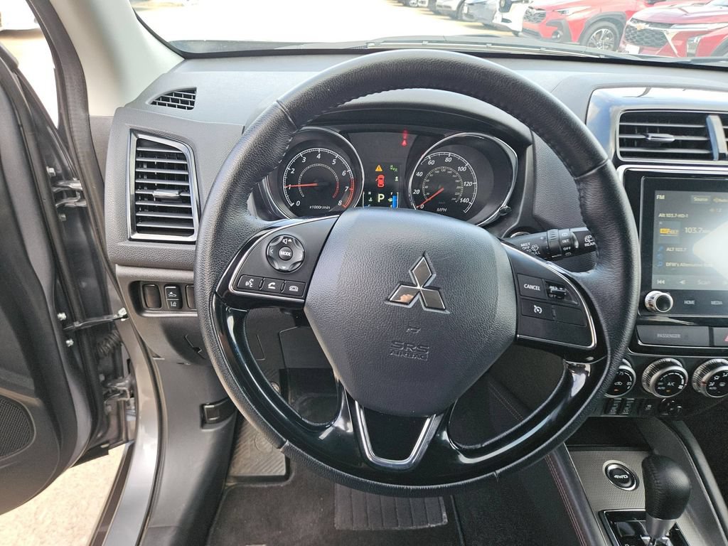 Used 2025 Mitsubishi Outlander Sport SE AWD/4WD image 18